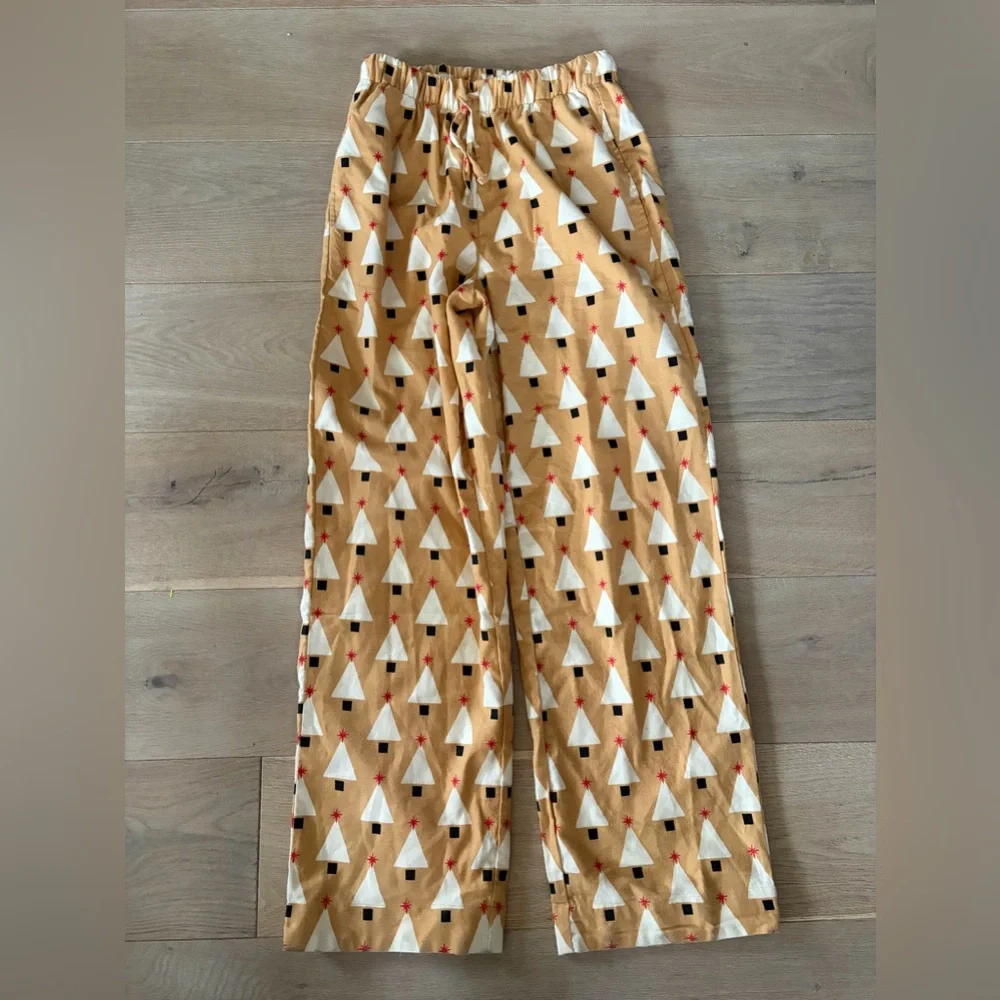 Hanna Andersson winter Christmas tree cozy flannel pajamas button up set - small - Picture 9 of 11